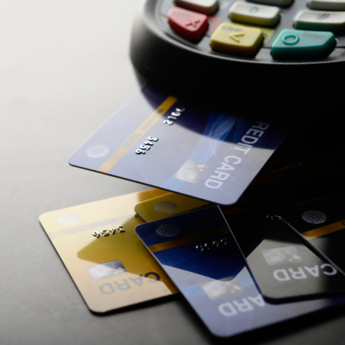 How Many Credit Cards Should I Have? See How to Evaluate Your Case